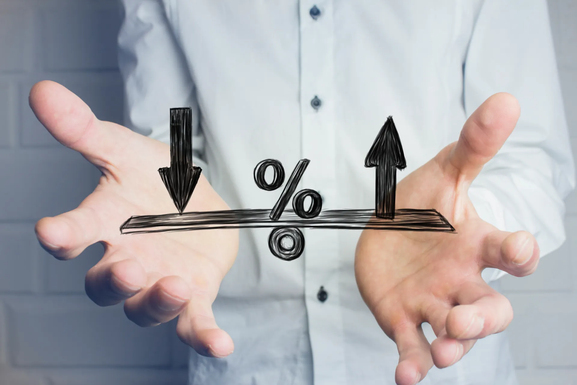 Illustration comparing rising and falling interest rates for mortgage options.